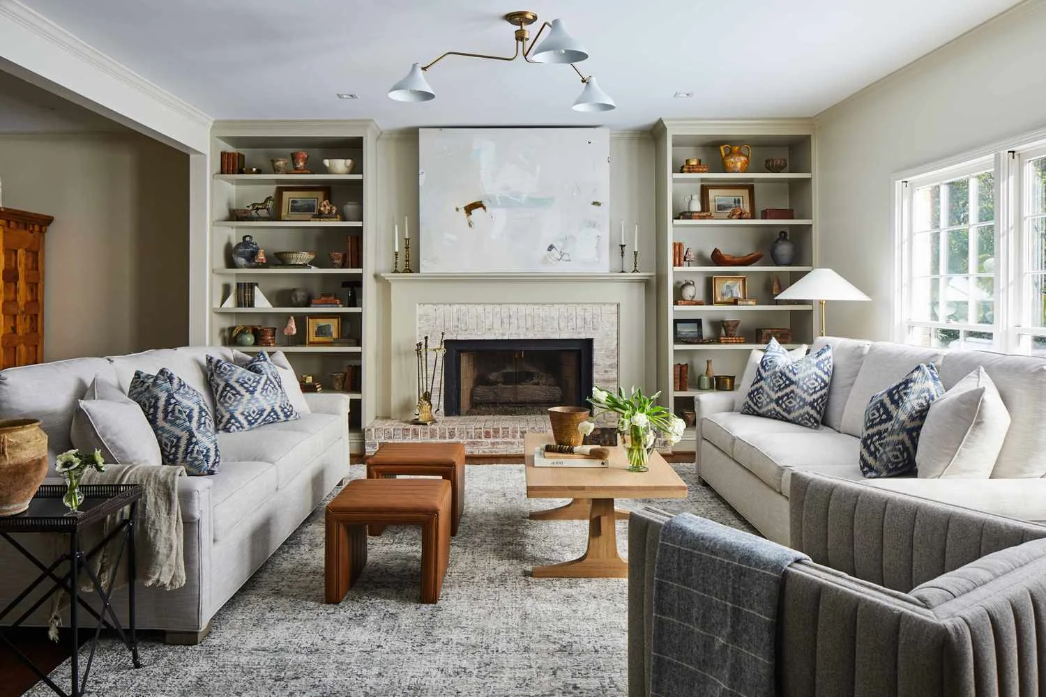 balanced-living-room-furniture-layout-with-sofa-chairs-and-coffee-table