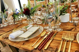 complete-everyday-table-setting-balanced-and-practical-for-daily-use