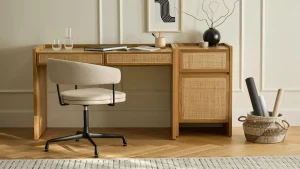 minimal-home-office-desk-setup-with-organized-workspace