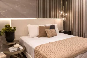 layered-bedroom-lighting-creating-a-soft-and-elegant-atmosphere