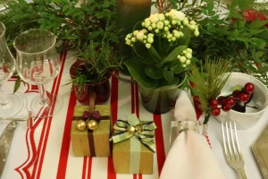 small-decorative-gift-boxes-christmas-table-decor-
