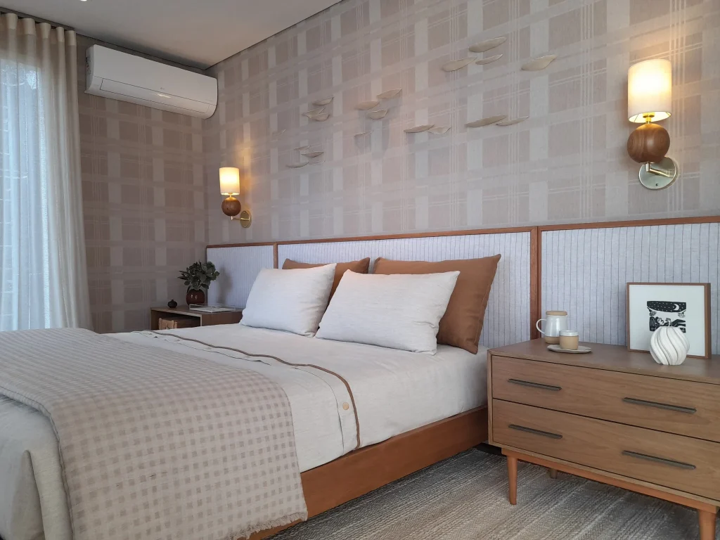 Warm-minimalist-bedroom-with-natural-wood-furniture-neutral-bedding-and-soft-ambient-lighting